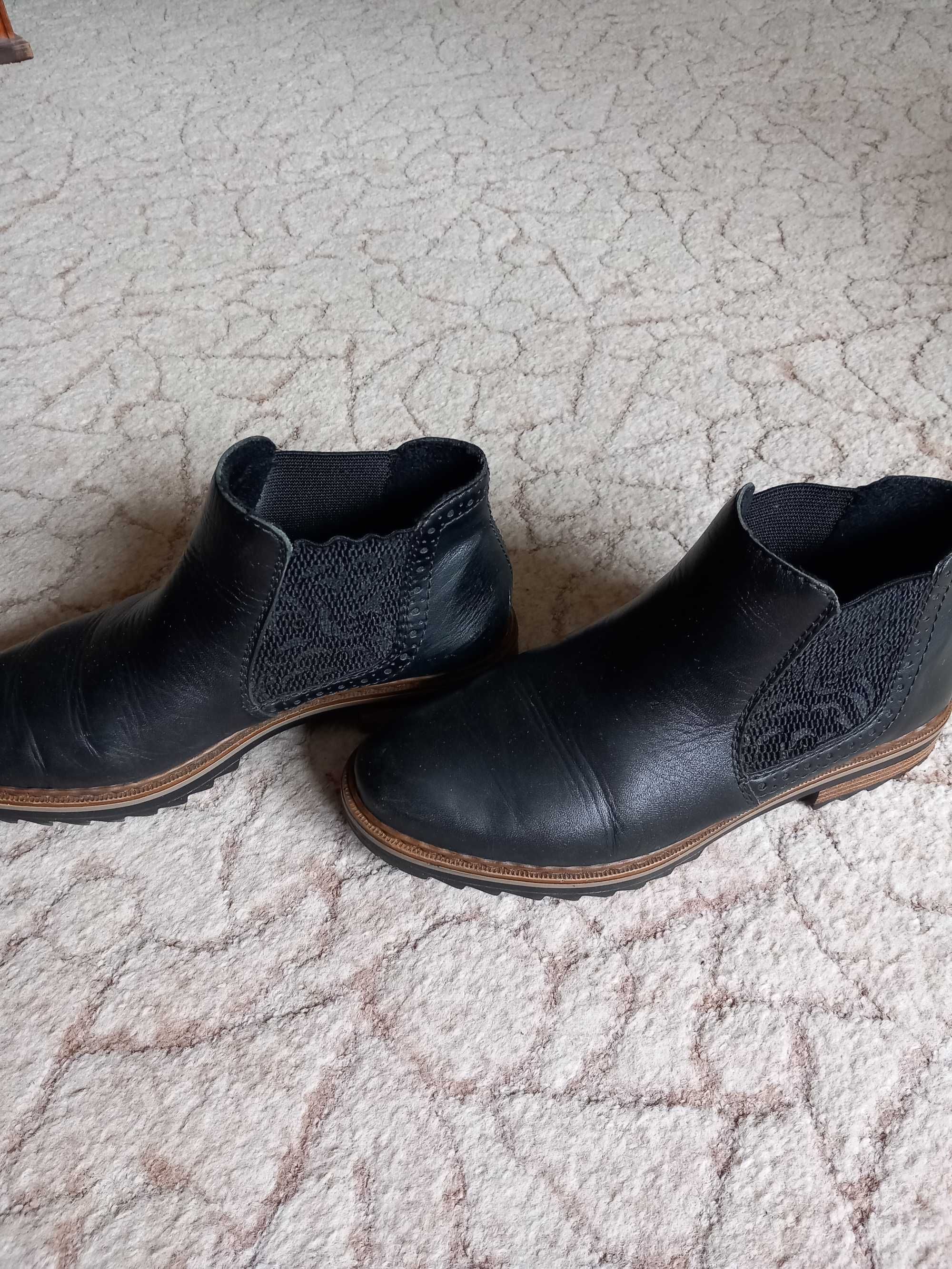 Botki rieker  w rozm 36  jesień / wiosna