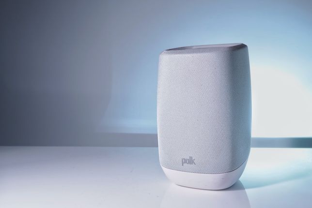 Świetny głośnik Polk Audio assist google