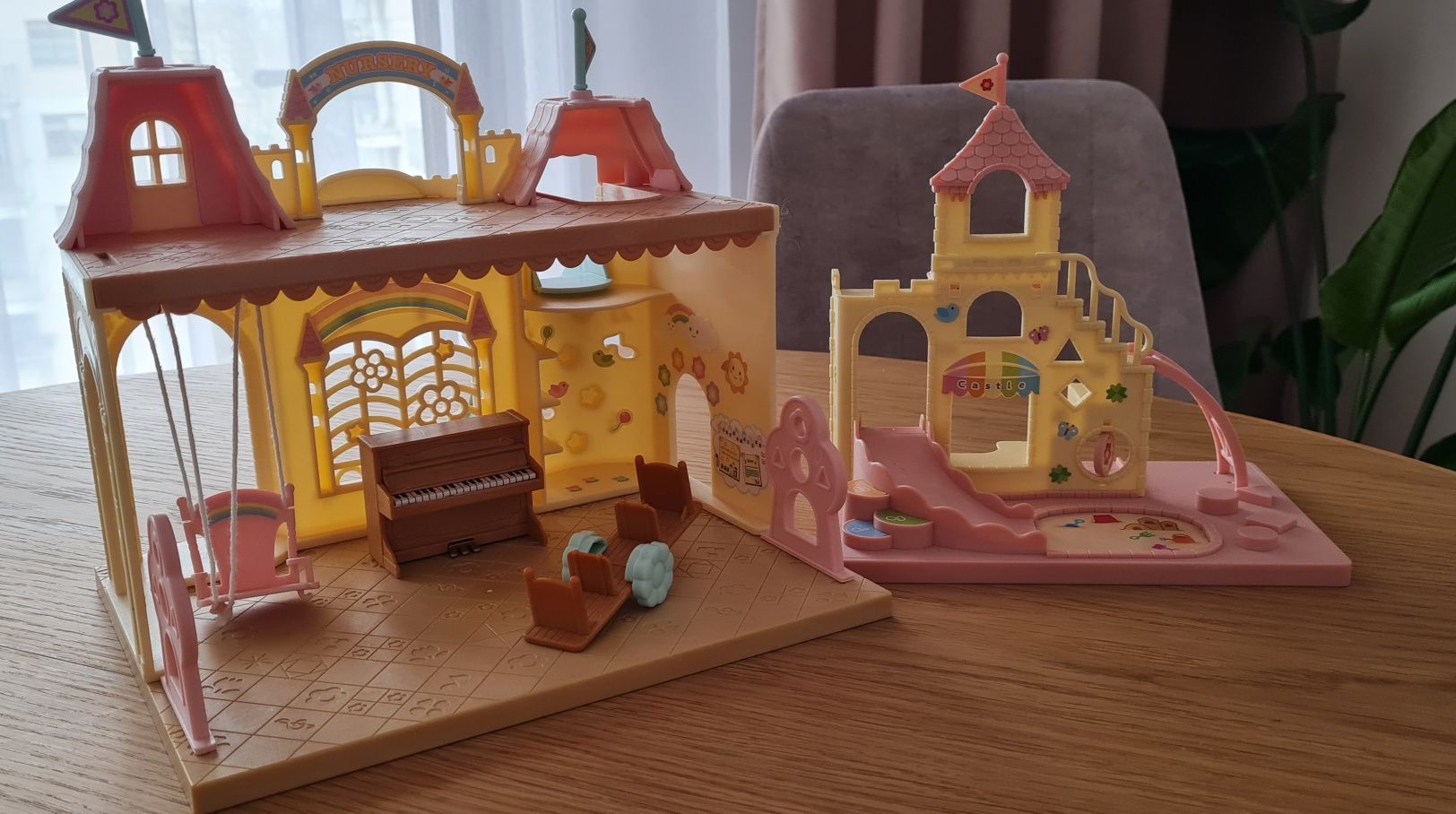 Sylvanian families przedszkole zamkowe plac zabaw zestaw zamkowy