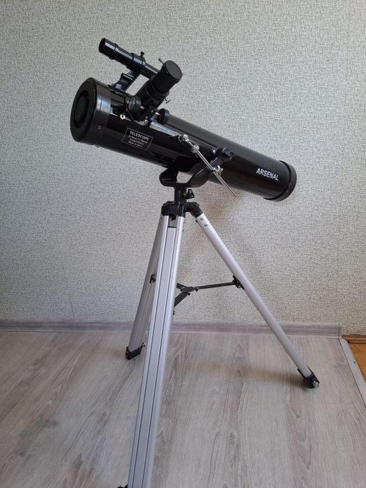 Астрономічний телескоп зі штативом ARSENAL D76 F700