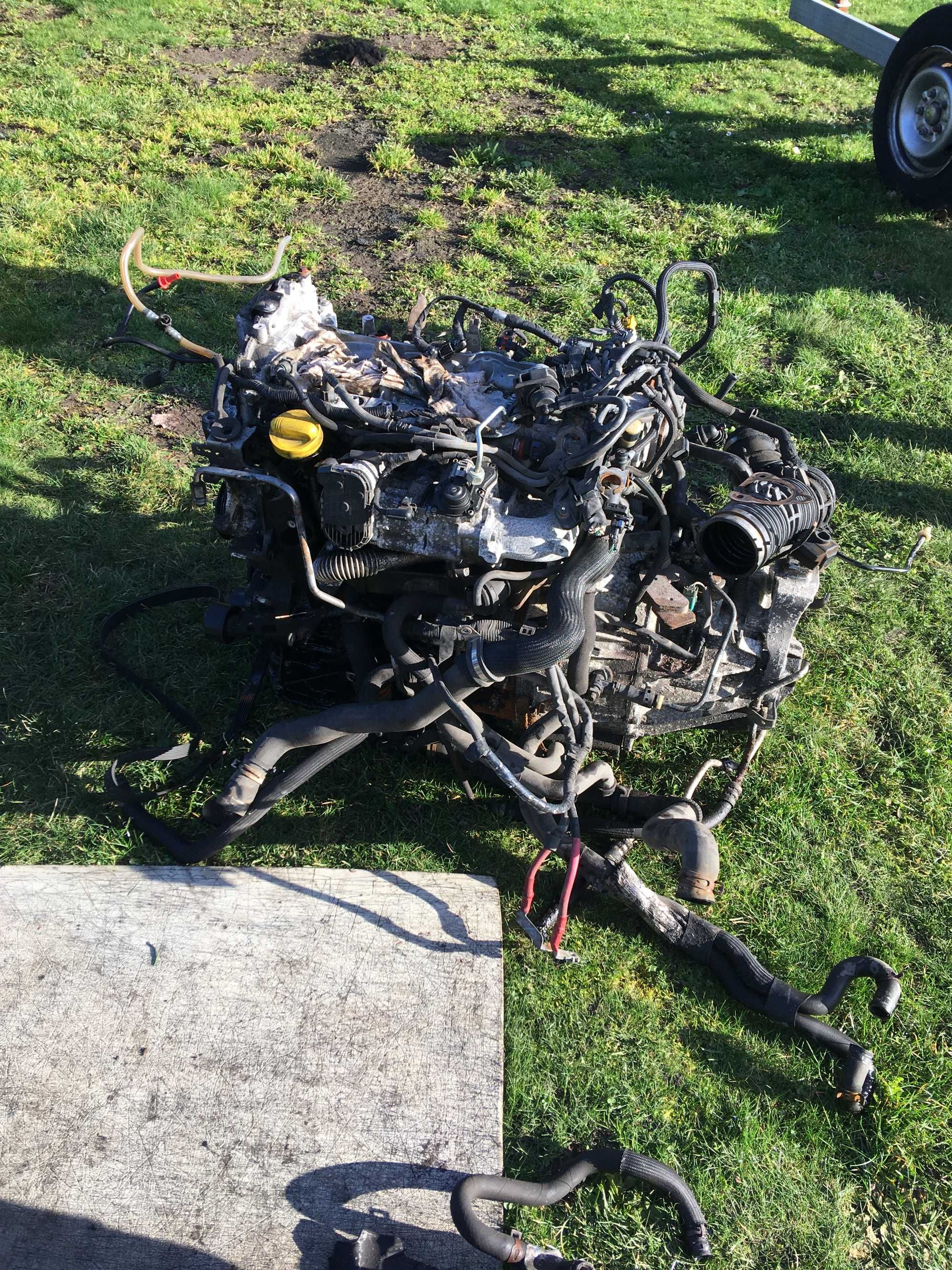 RENAULT LAGUNA III 3 2.0 DCI Belka pod chłodnice Osłona dolna silnika
