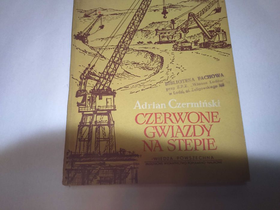 Czerwone gwiazdy na stepie