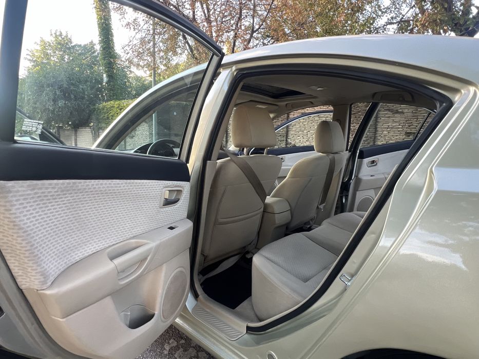Продам Mazda 3. 2.0