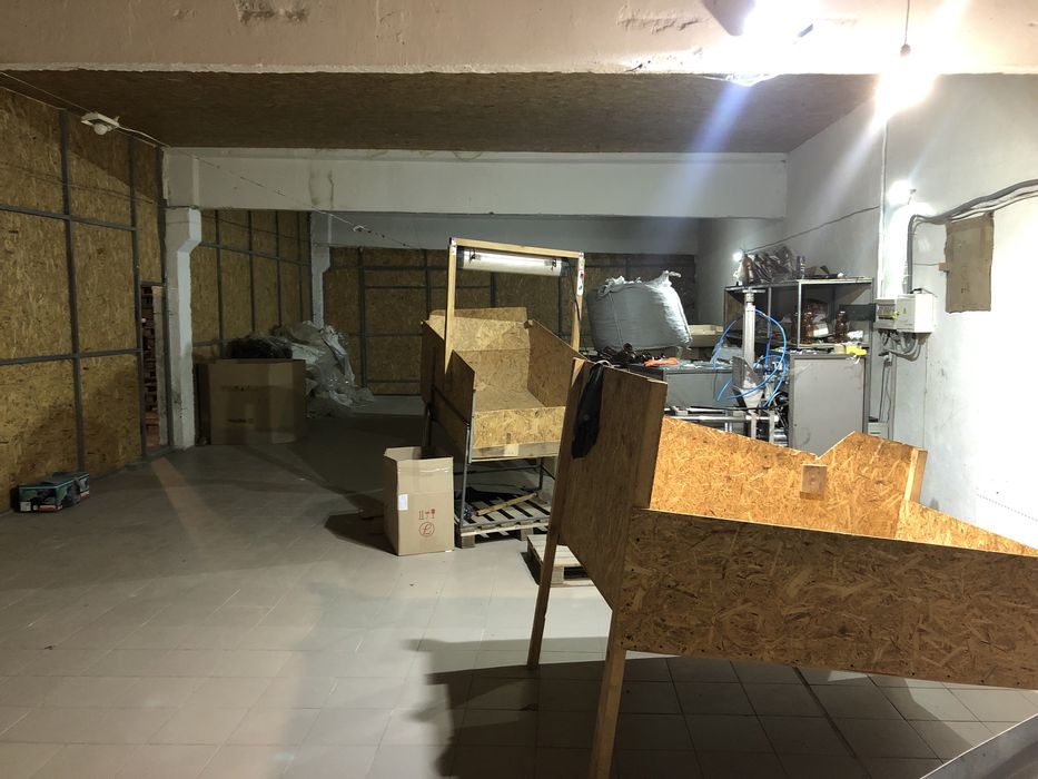 Продам приміщення (ферма)