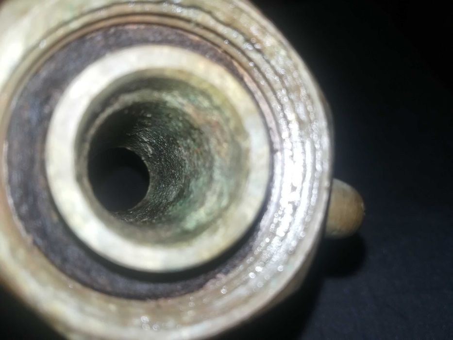 Zabytkowe mosiężne złącze do szlaucha