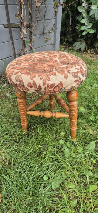 Taboret stolek tapicerowany sprzedam wymienię