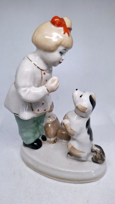 Статуэтки фарфор