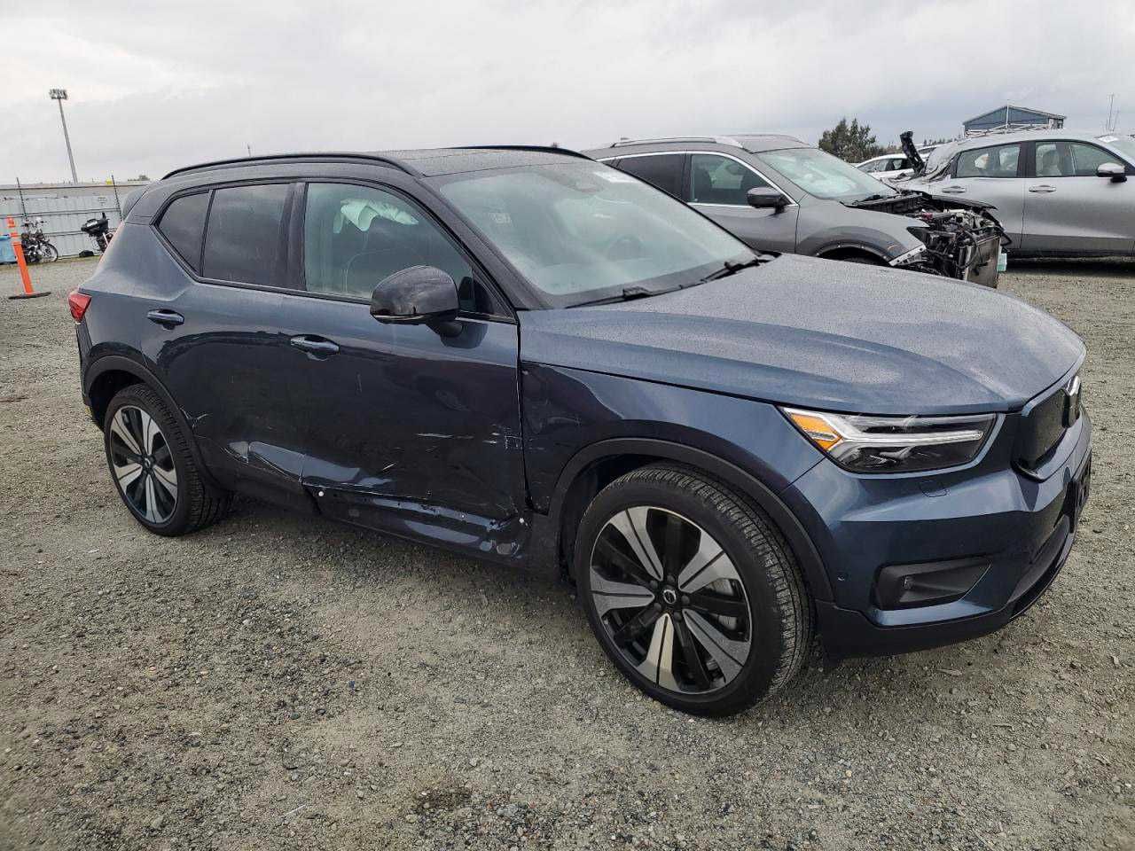 Volvo XC40 Recharge Pure P8 Vin code YV4ED3UB2N2711991 він код