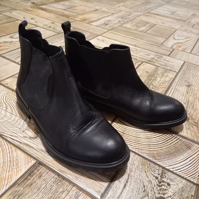 Жіноче шкіряне взуття