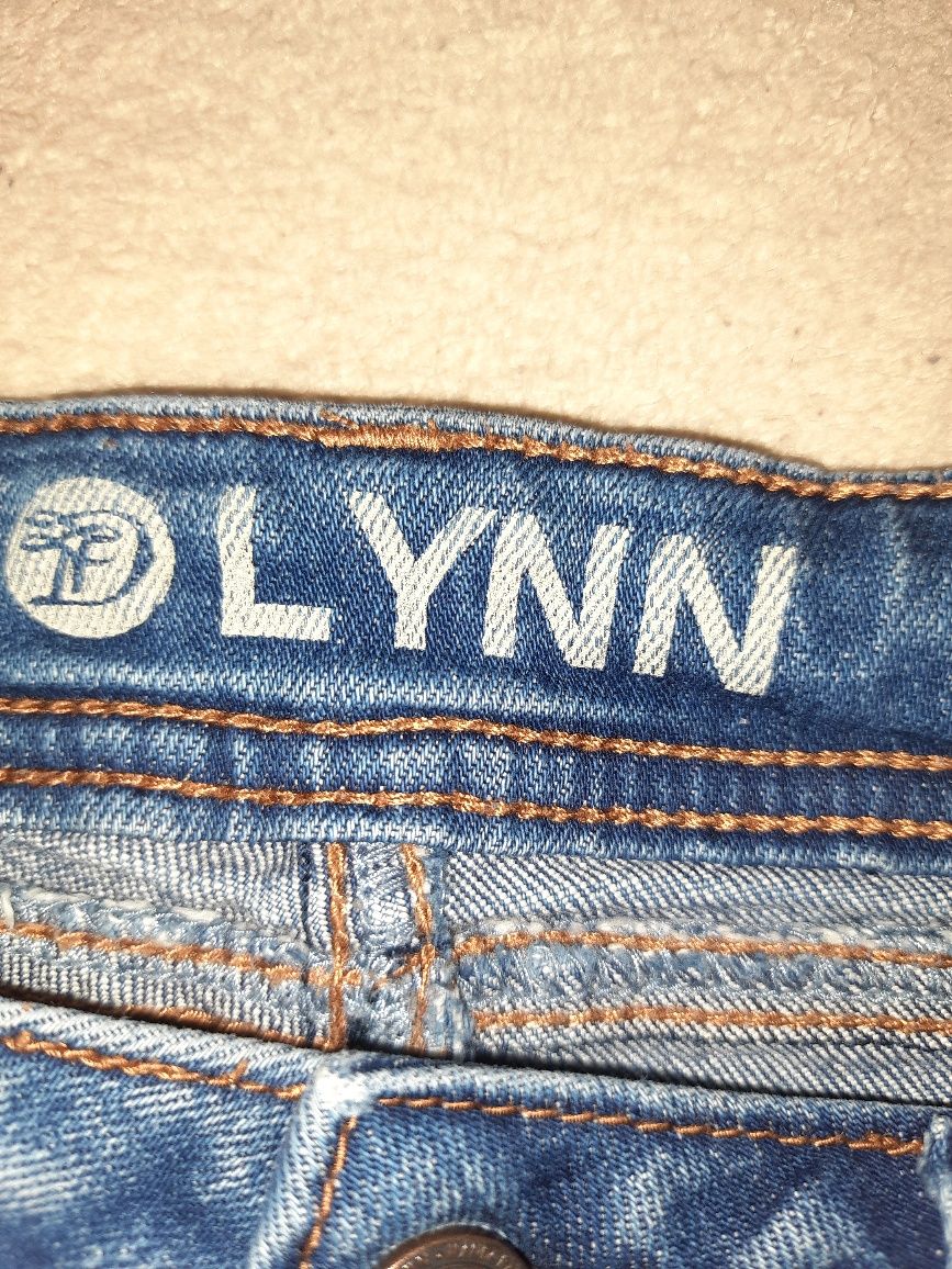 Джинсы женские,рваные lynn/Denim 28