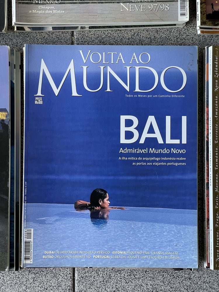 Coleção de revistas Volta ao Mundo