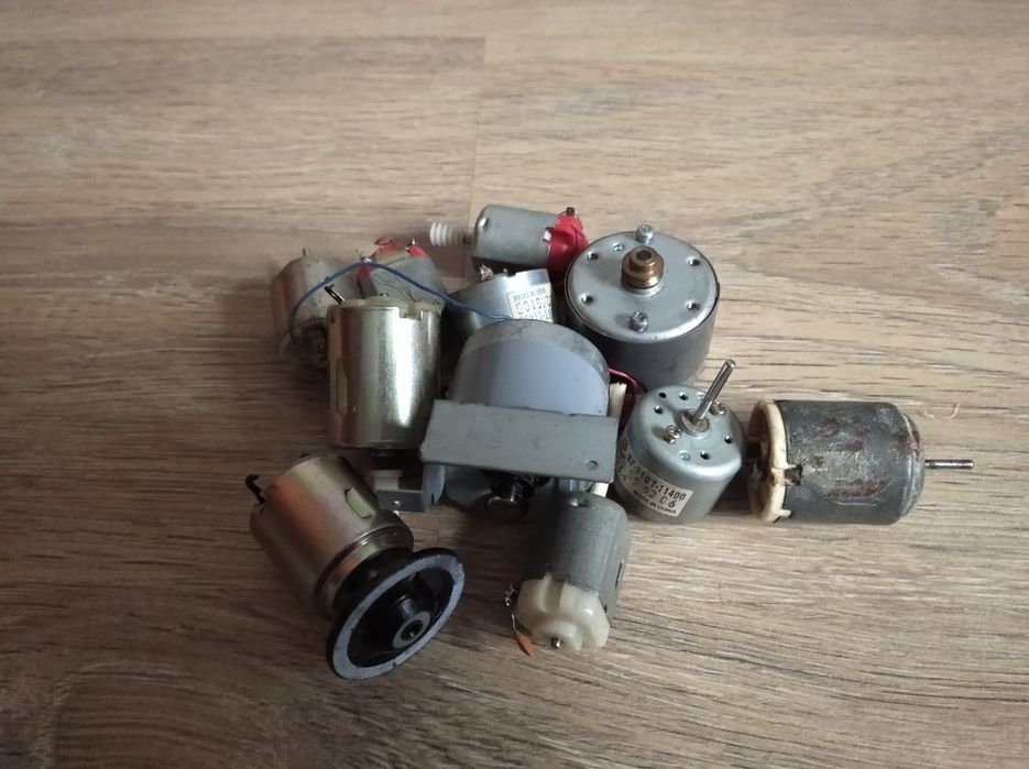 Моторчики лот різні