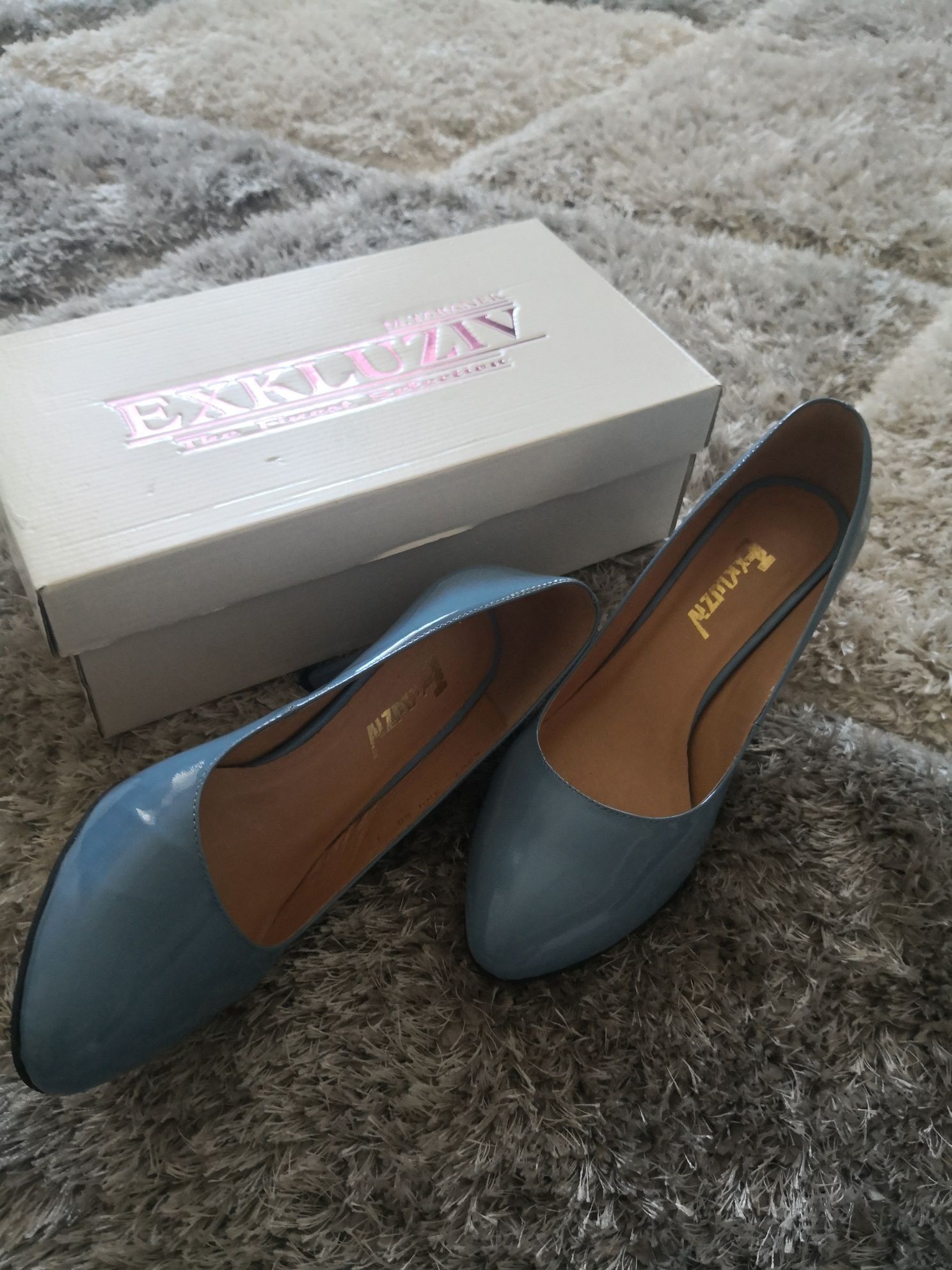 Buty damskie  rozmiar 40 skóra lakierowana