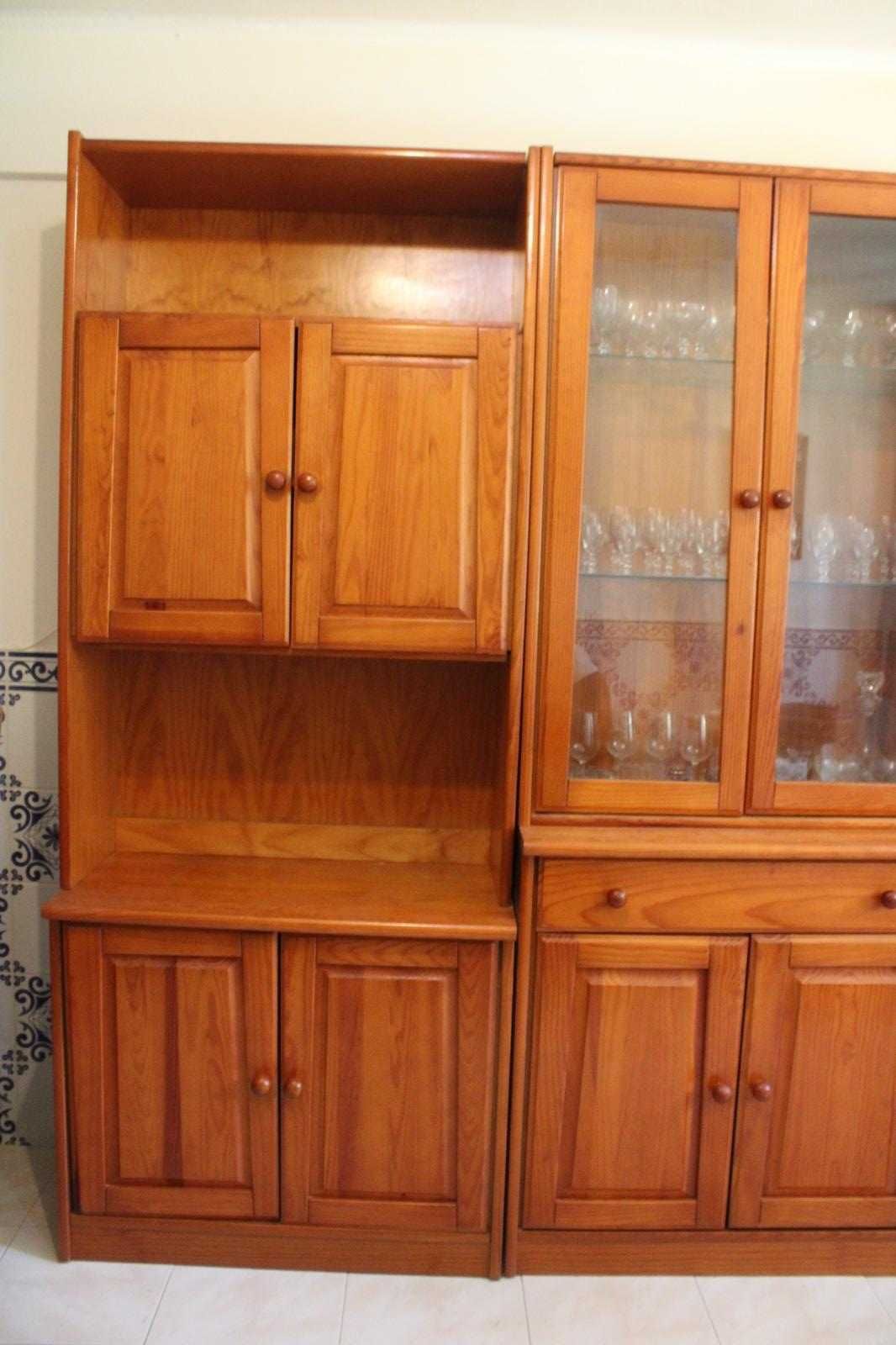 Móvel de sala com 3 módulos