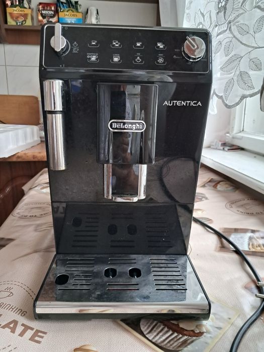 Продам кофемашину Делонги