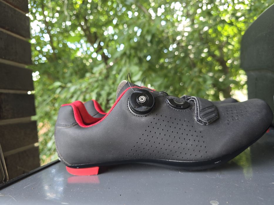 Велосипедні туфлі для шосейного велосипеду ПОНЧИ КИНГ.