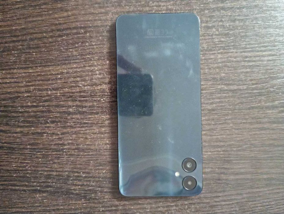 Продам смартфон Galaxy A05 (неробочий екран)