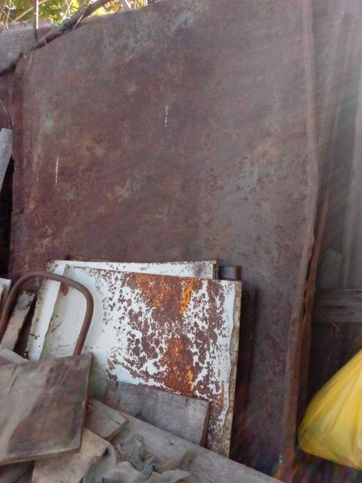 Продам железные трубы, оцинкованные и железные листы, железный шкаф