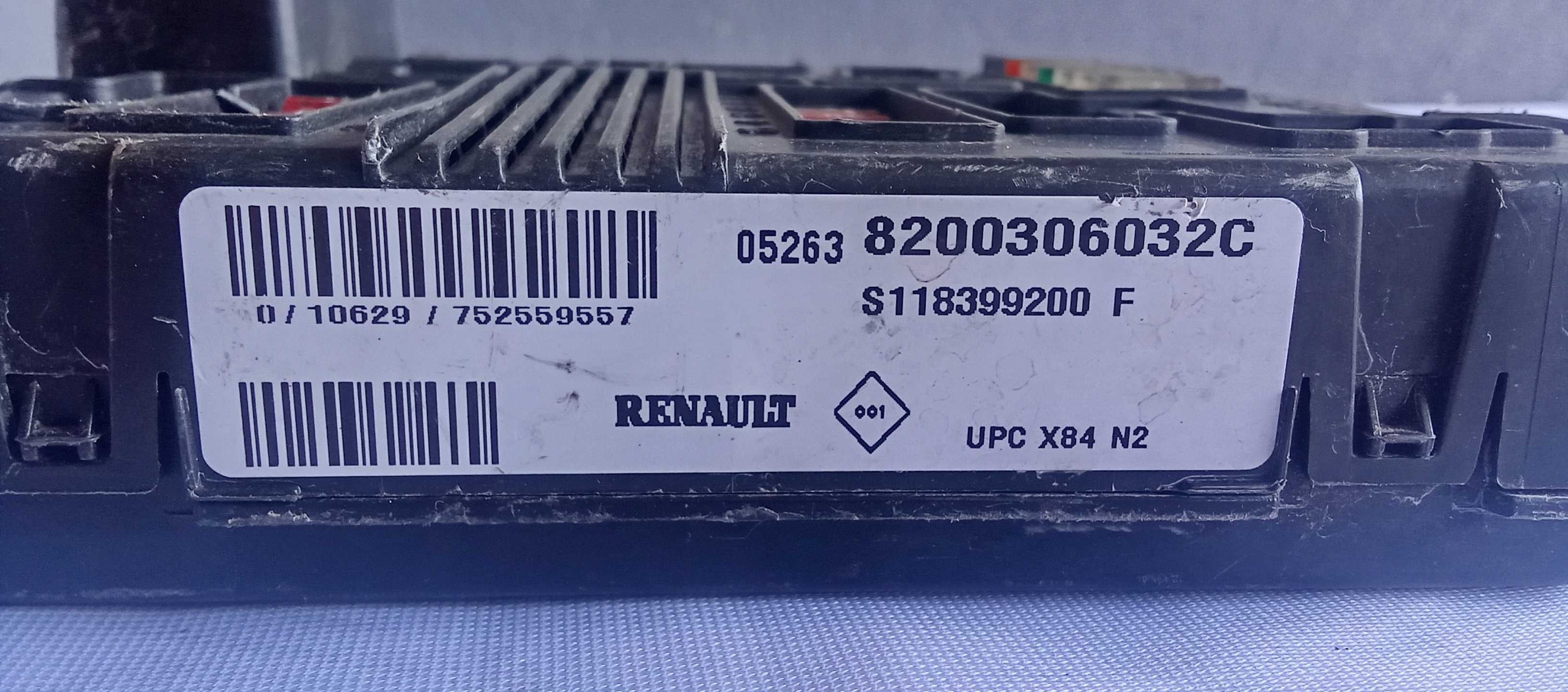 Renault Moduł UPC X84 820.030.6032C Skrzynka Bezpieczników Renault X84