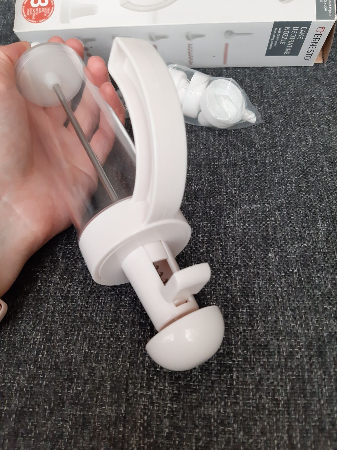 Plastikowy dekorator cukierniczy z końcówkami