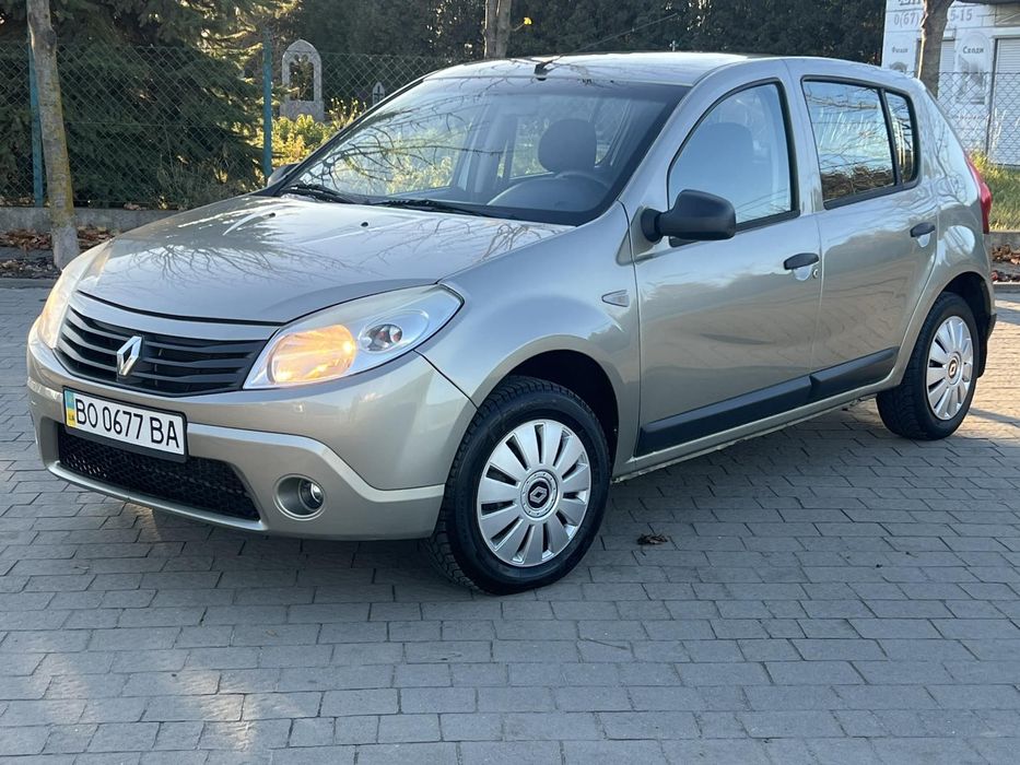 Продам офіційний Рено Сандеро,2012 рік