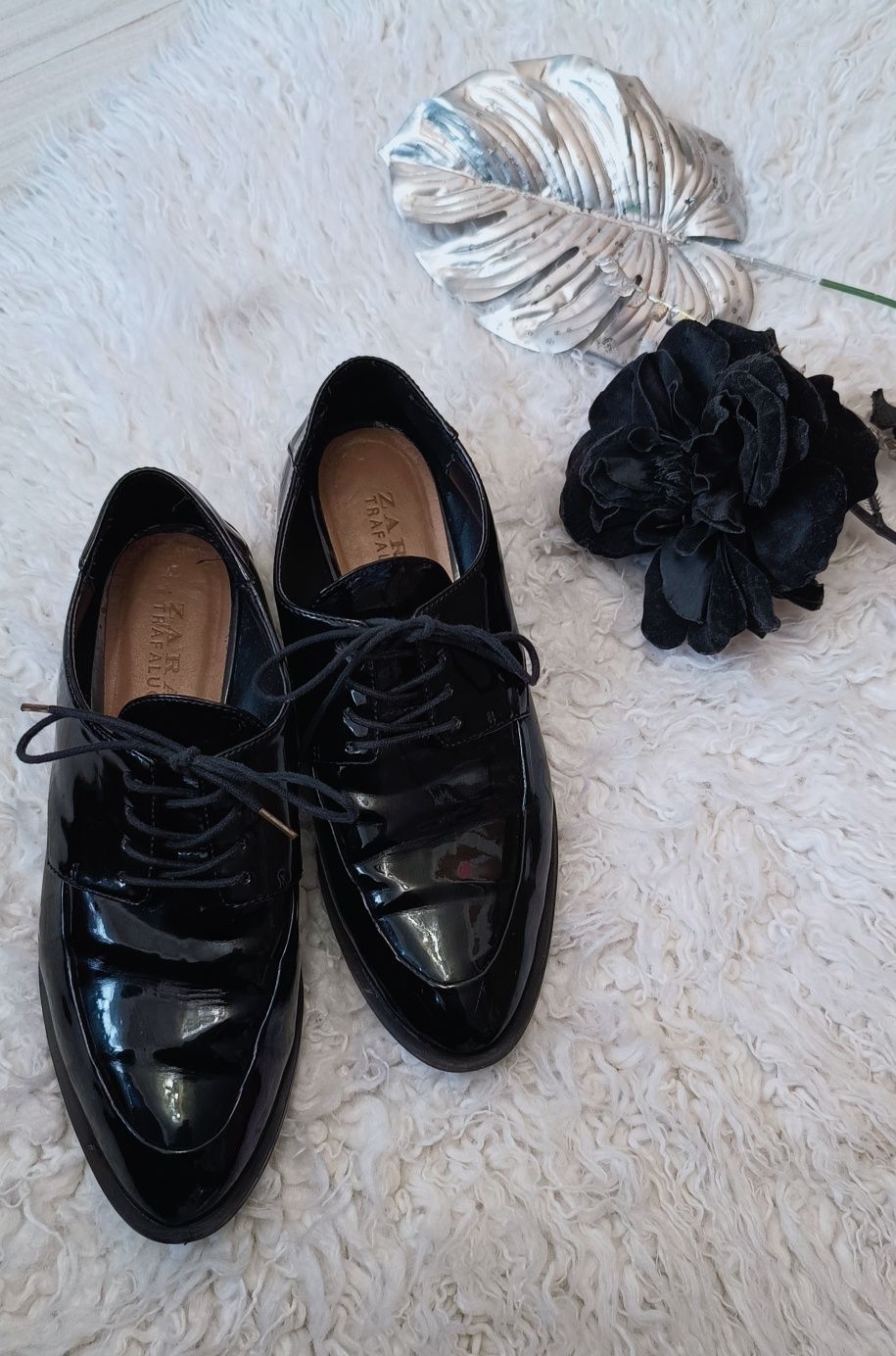 Zara Lakierowane buty półbuty mokasyny loafersy oksfordki 38