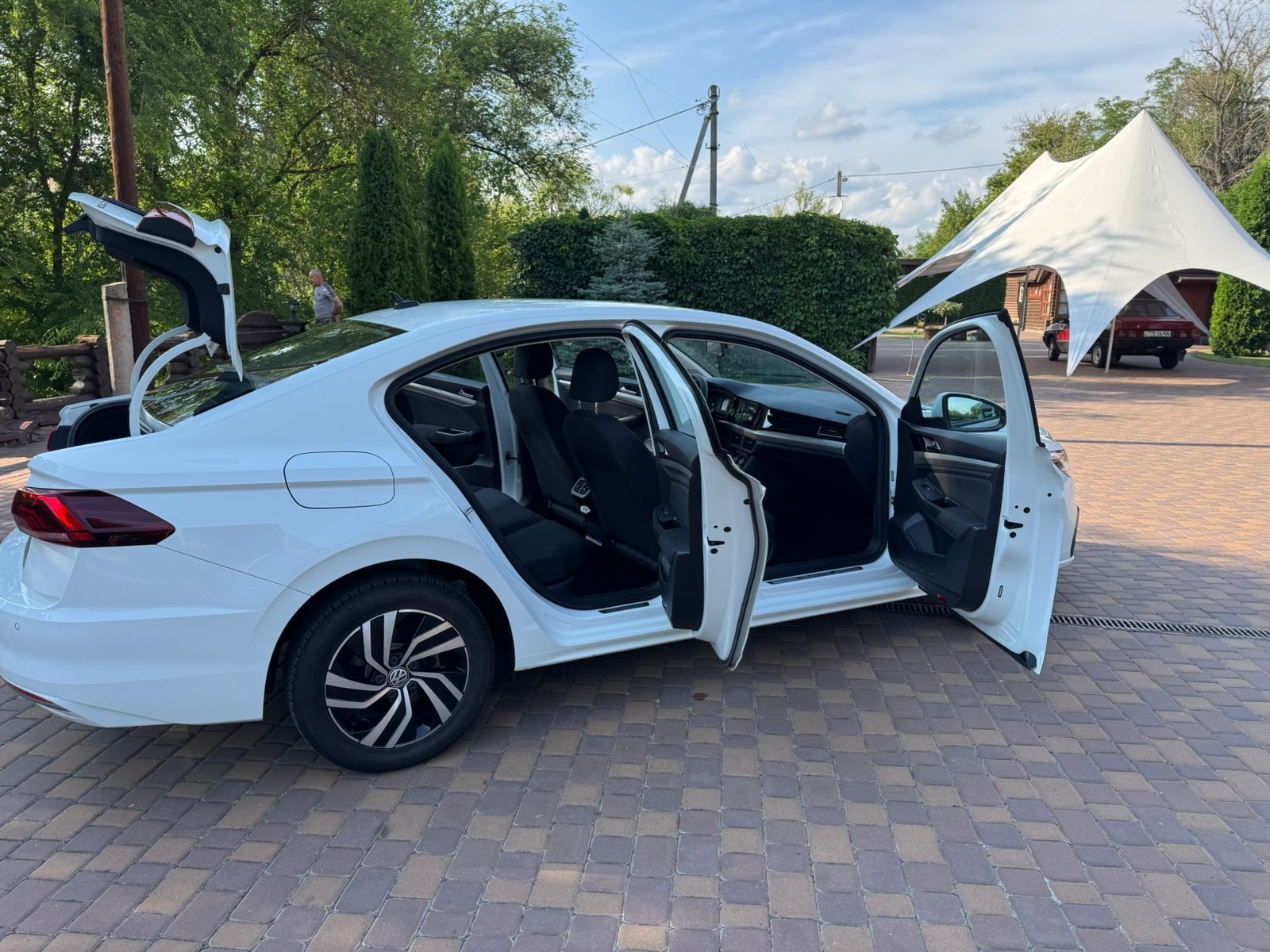 Volkswagen E-bora 2020