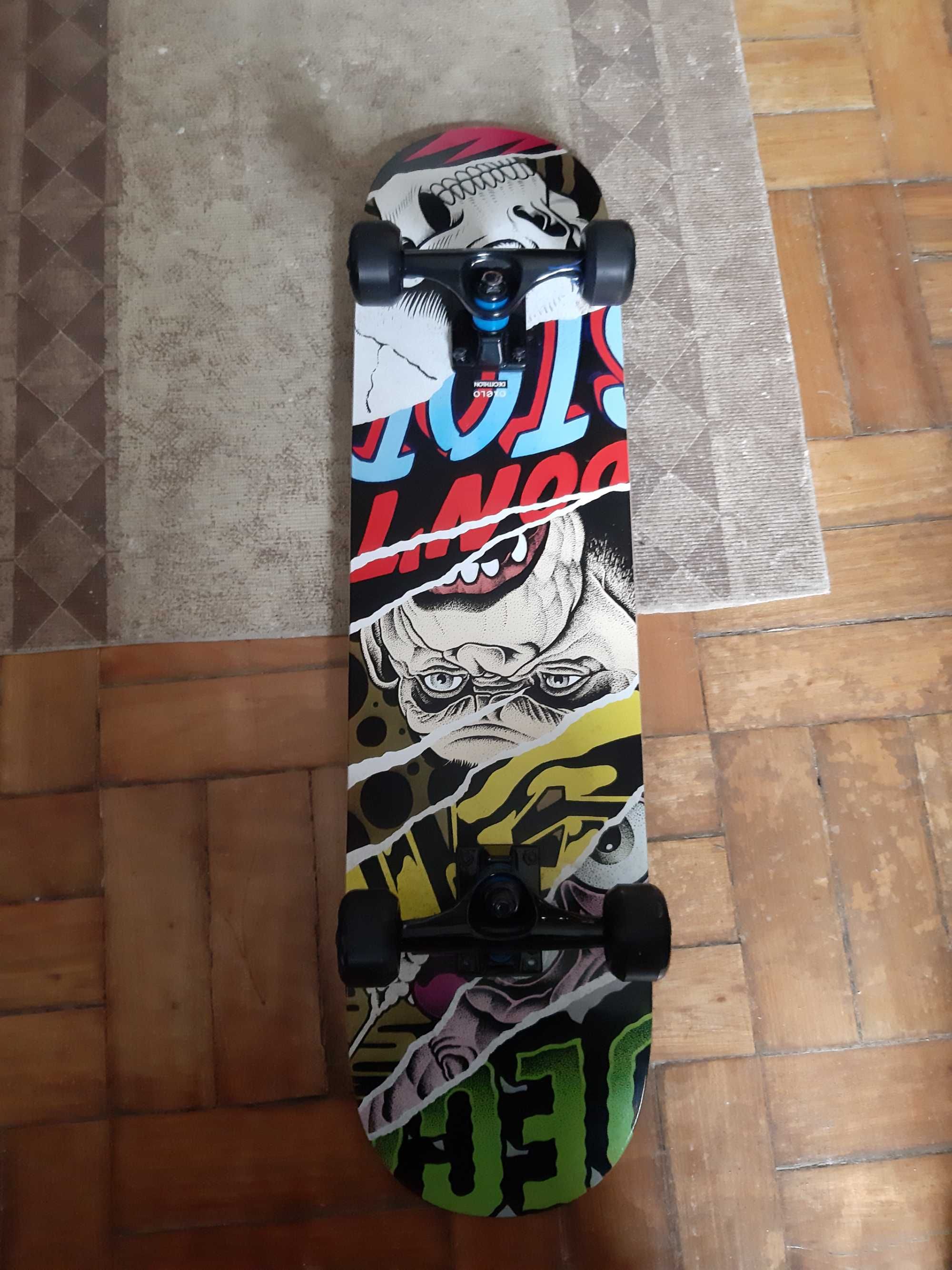 Skate com desenhos