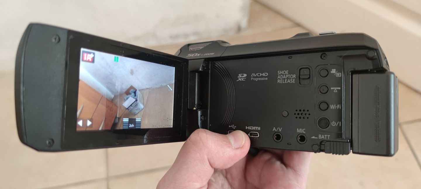 Panasonic HC-V770 (HC-V770EE-K) видеокамера