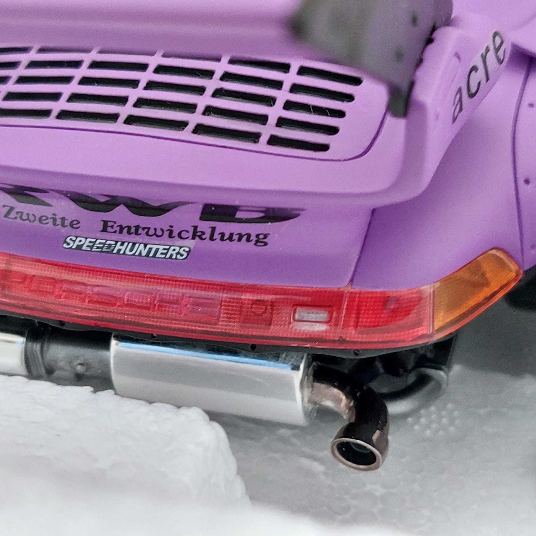 Miniatura Porsche 911 993 RWB Rotana 2016 GT Spirit 1:18