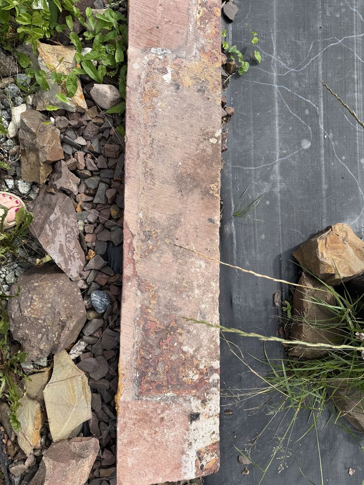 parapety z czerwonego piaskowca – oryginał