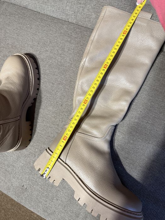 Чоботи зимові 39 р. Бежеві.