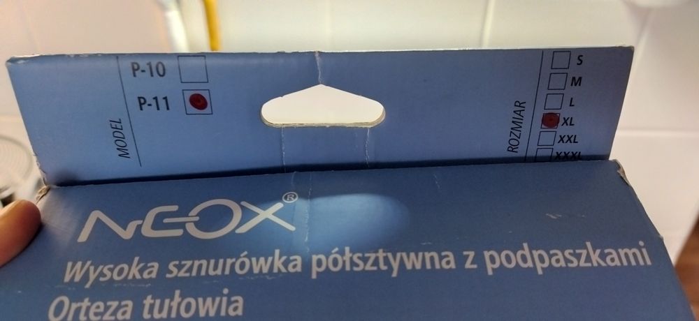 Orteza tułowia. Wysoka sznurówka półsztywna.