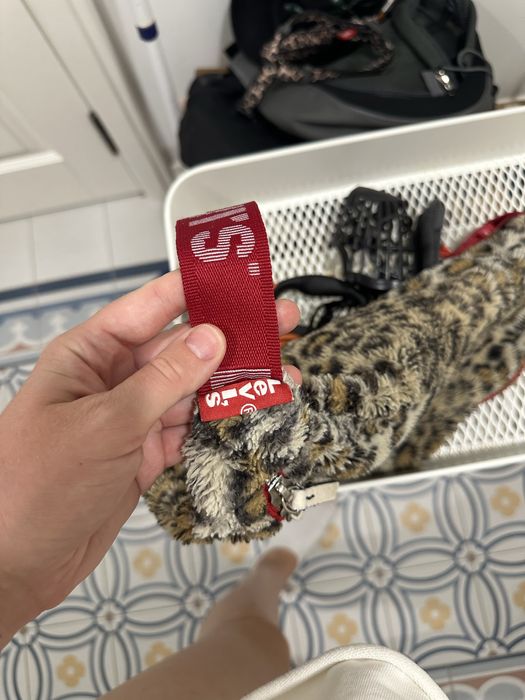 Велика леопардова плюшева бананка levi’s