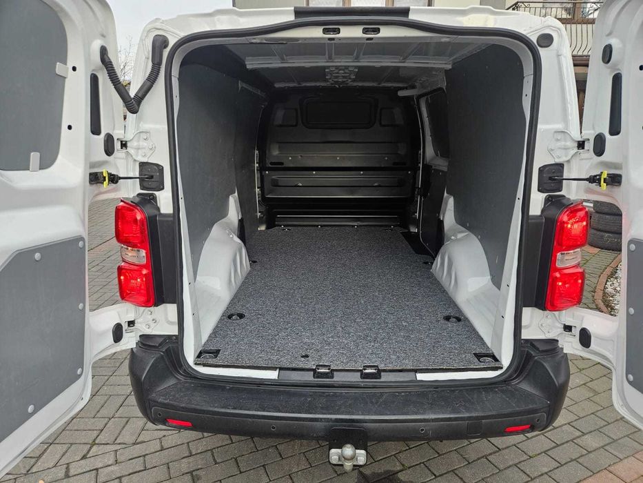 Opel Vivaro extra long ładny niski przebieg