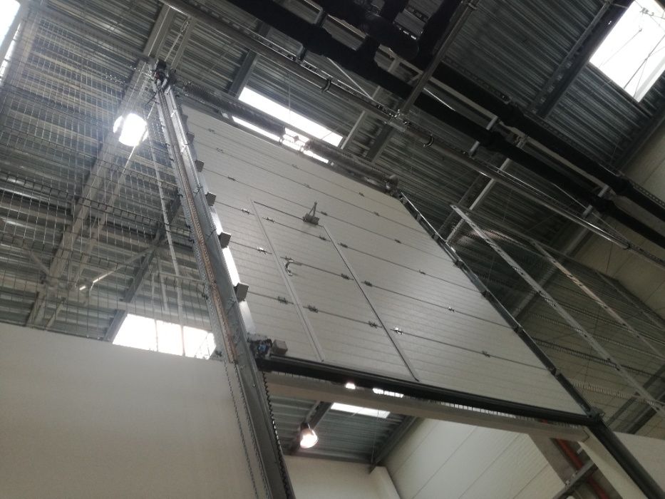 Brama segmentowa garażowa przemysłowa bramy garażowe WARSZAWA DOORTEK