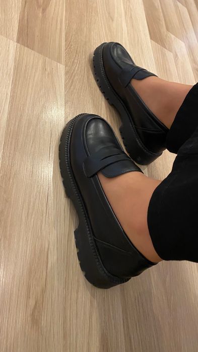 Жіноче взуття Лофери