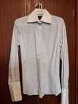 Camisa feminina da Sacoor azul e branca para botões de punho