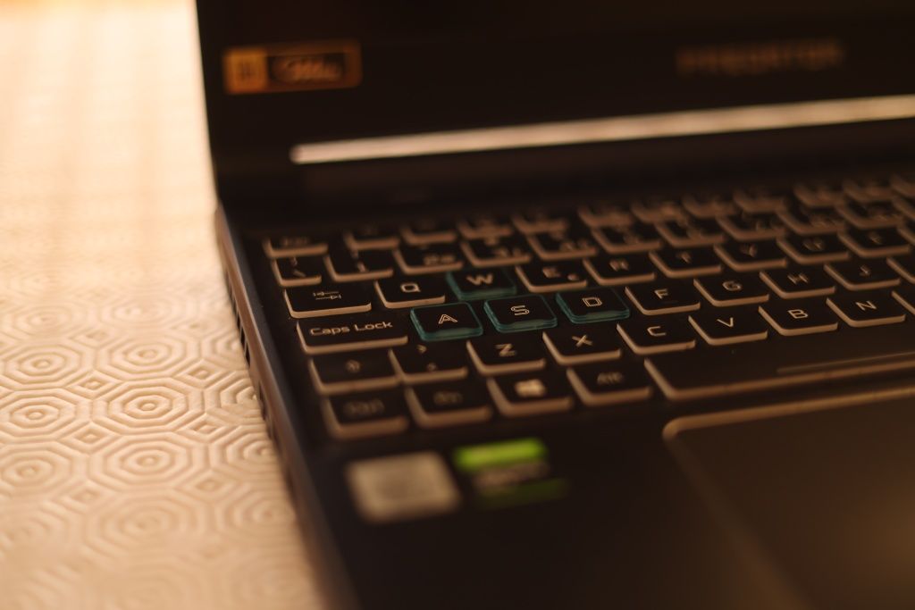 Computador Portátil PREDATOR Helios 300 (NÃO FUNCIONA)