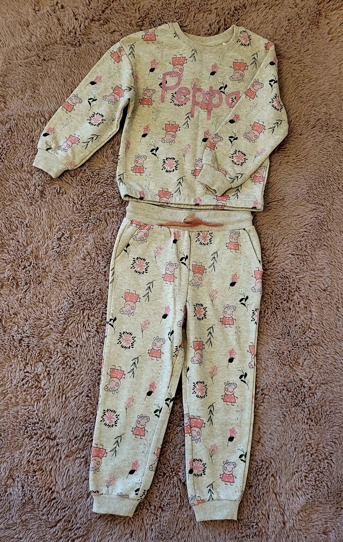 Dres dziewczęcy Peppa 110 cm