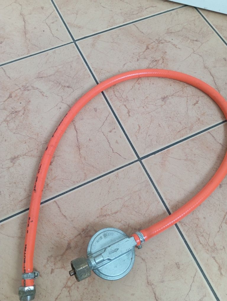 Przewód do gazu z reduktorem