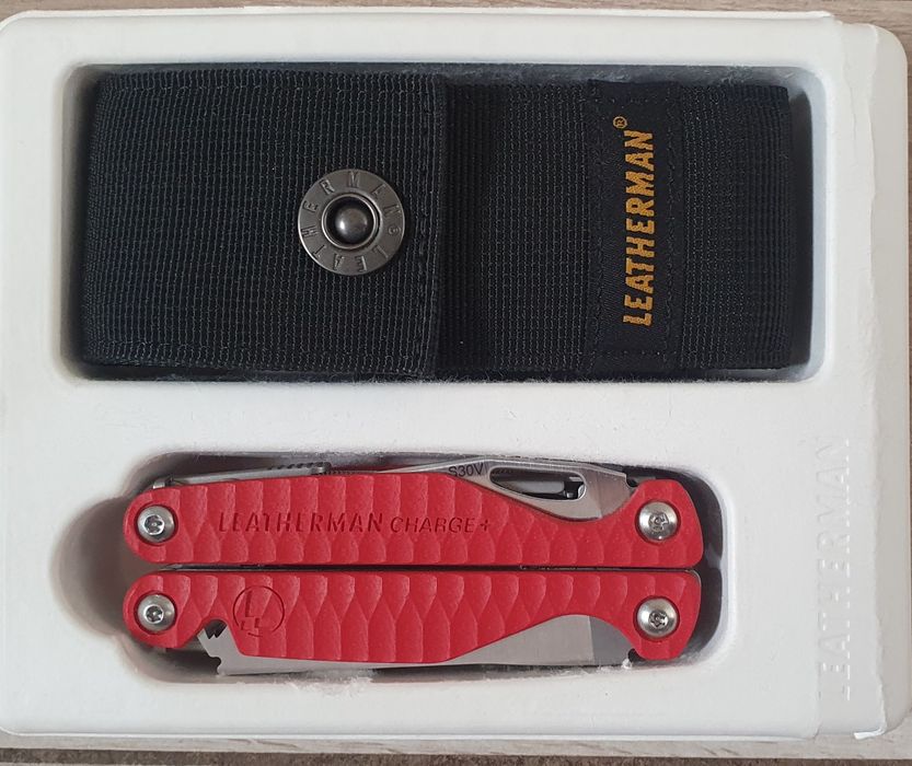 Multitool Leatherman Charge+ Red z kaburą,bitami,klips