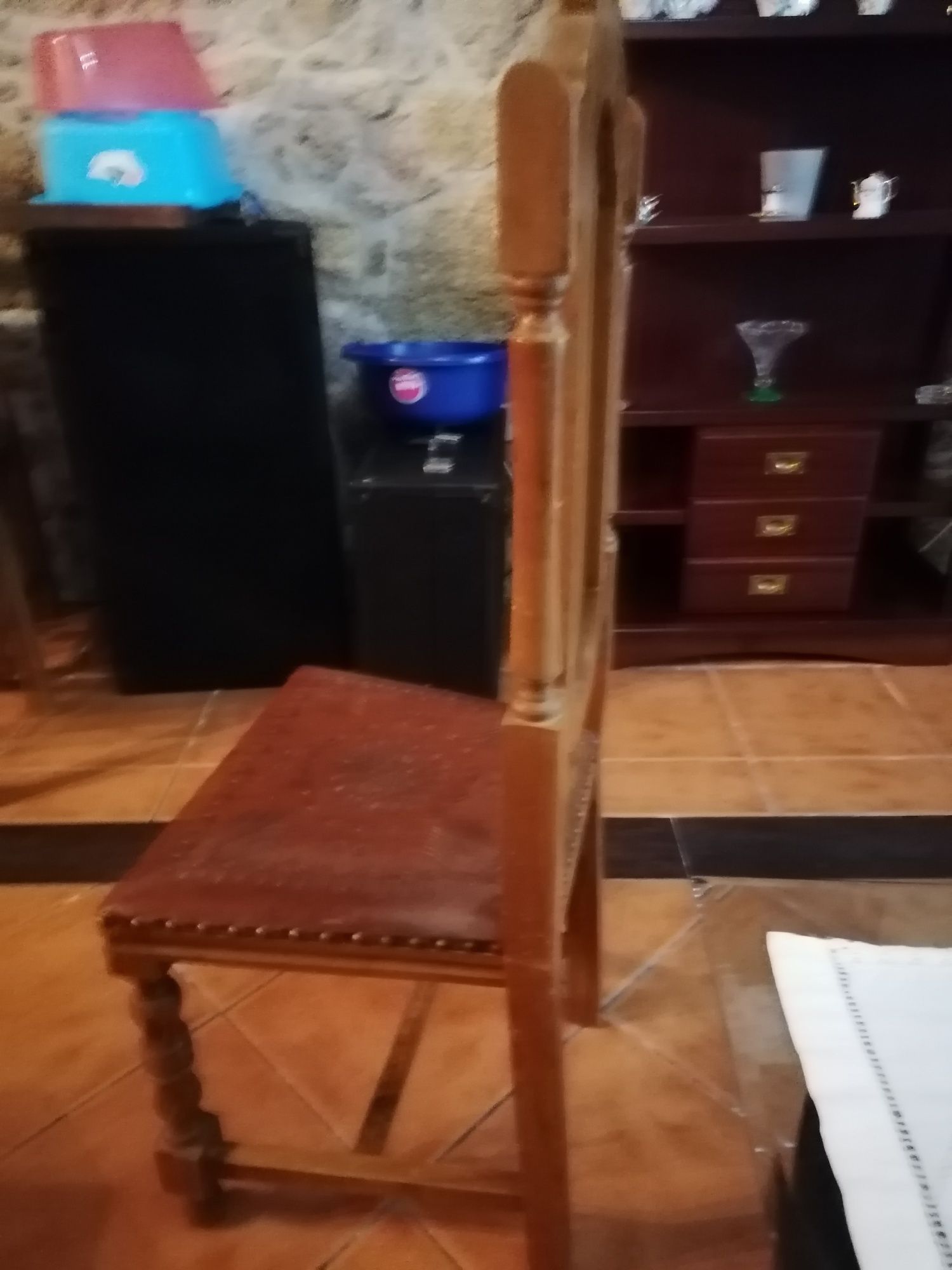 Vendo 6 cadeiras de sala