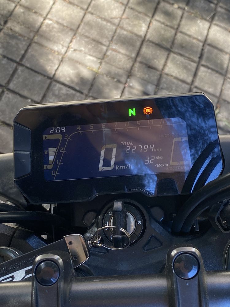 Honda CB300R c/ extras