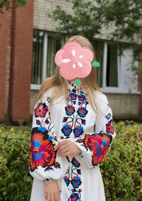 Вишиванка, вишите плаття, М