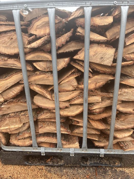 Opał dębowy drewno opałowe dębowe drzewo dąb