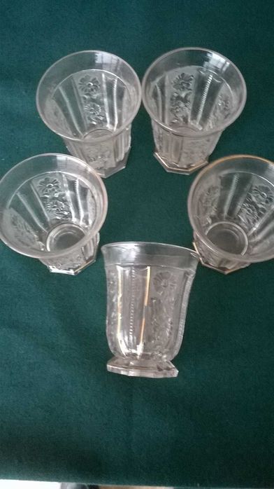 Copos em vidro fosco e incolor