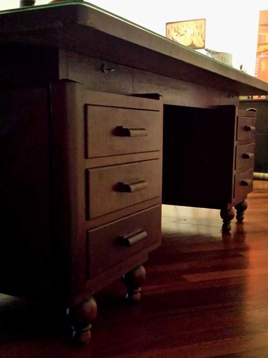 Secretária de Administração em Pau Santo (8 Gavetas)