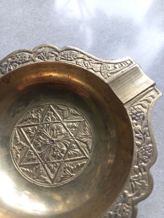 Popielniczka z mosiądzu PRL