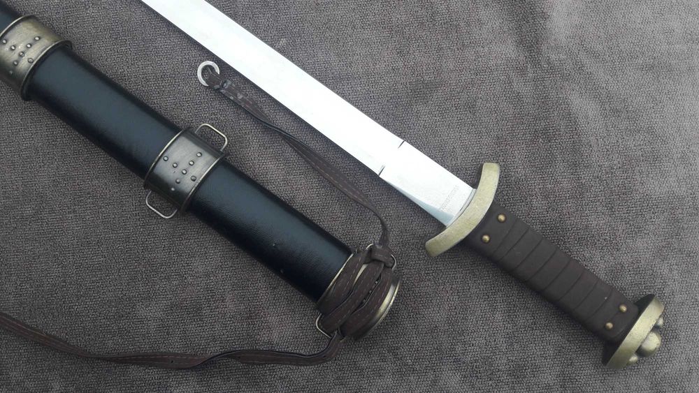 Miecz WIKINGÓW z pochwą i pasem / 88 cm / stal / szabla